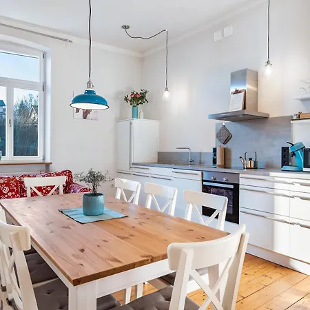 Bahnhof Grombach Apartment *